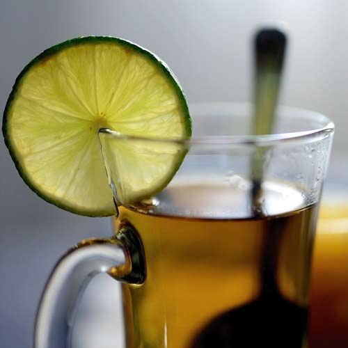 فواید نوشیدن چای سبز و لیمو برای سلامتی