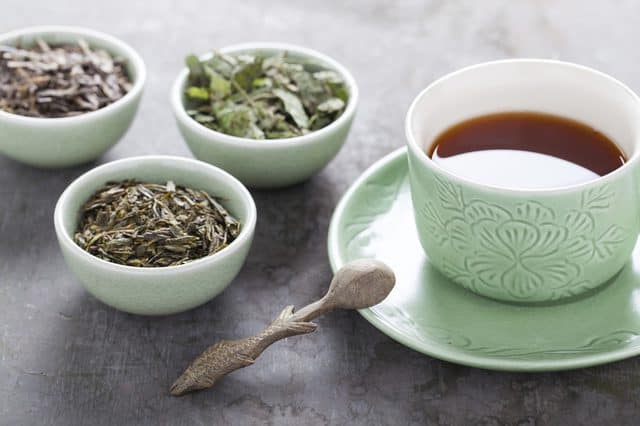 نوشیدن چای برای جلوگیری و درمان یبوست!